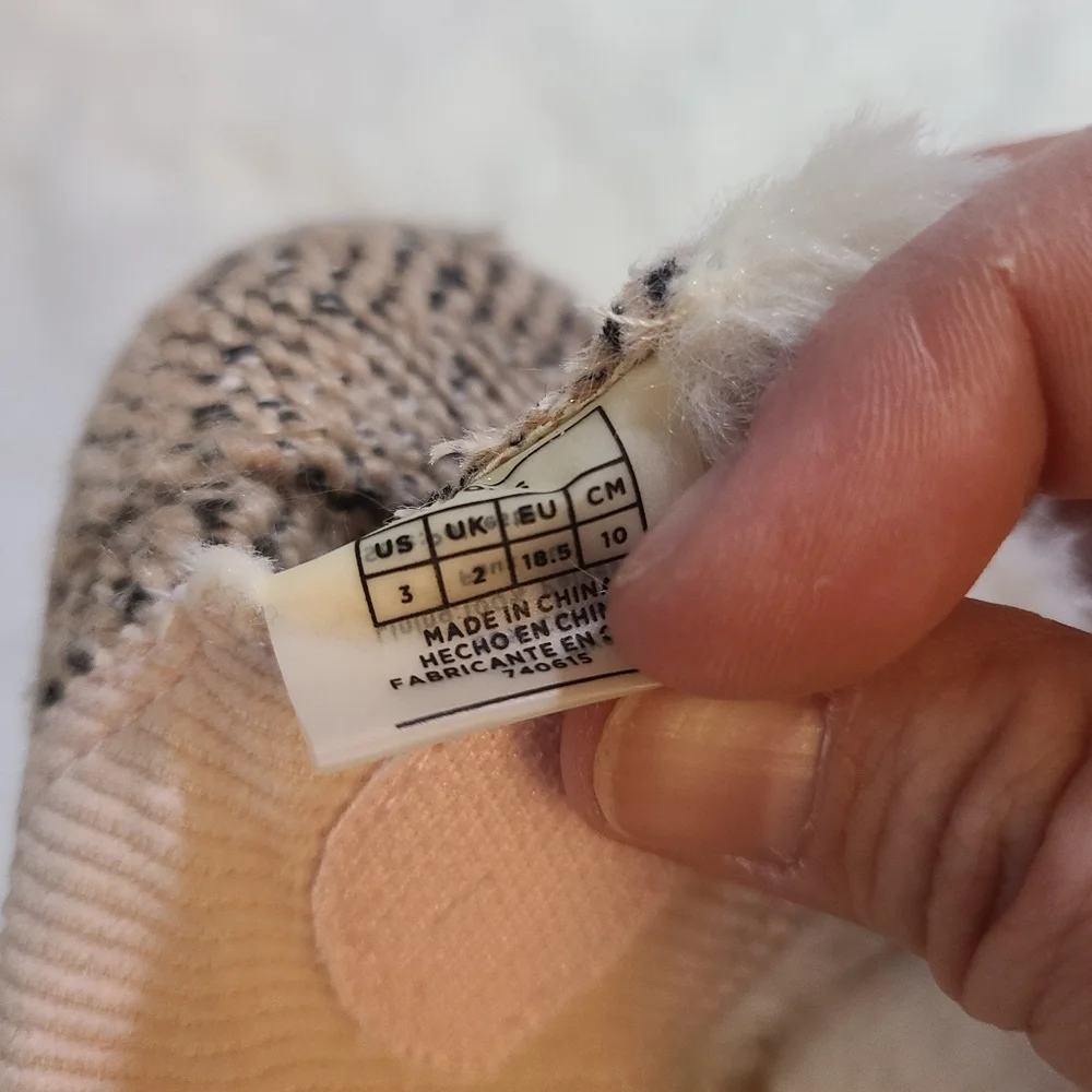 Toms Sz 4 Faux Fur Lined Pink Crib Shoes